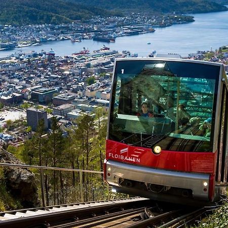 Central 2Br With Balconies And Art In Historical University Area Bergen Exterior photo