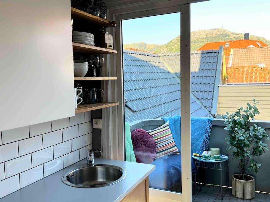 Central 2Br With Balconies And Art In Historical University Area Bergen Exterior photo