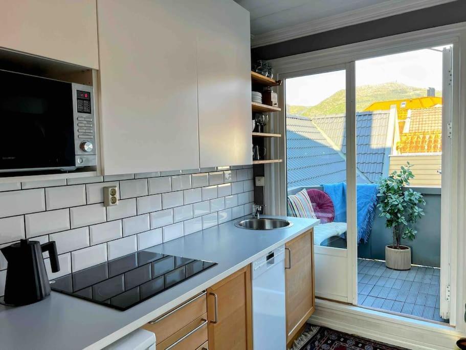 Central 2Br With Balconies And Art In Historical University Area Bergen Exterior photo