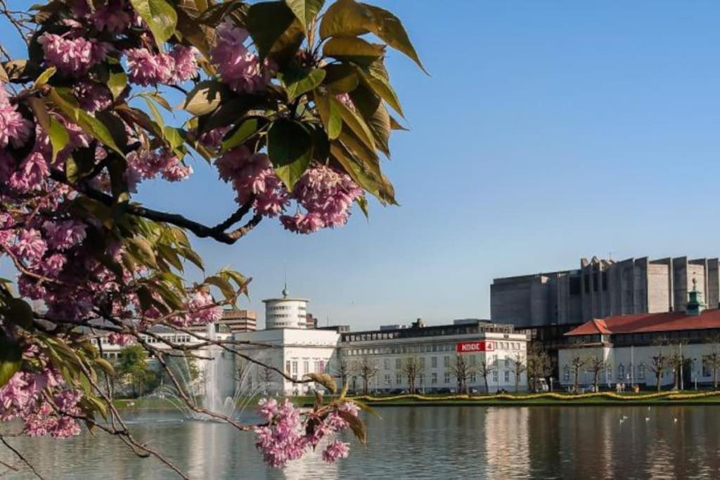 Central 2Br With Balconies And Art In Historical University Area Bergen Exterior photo