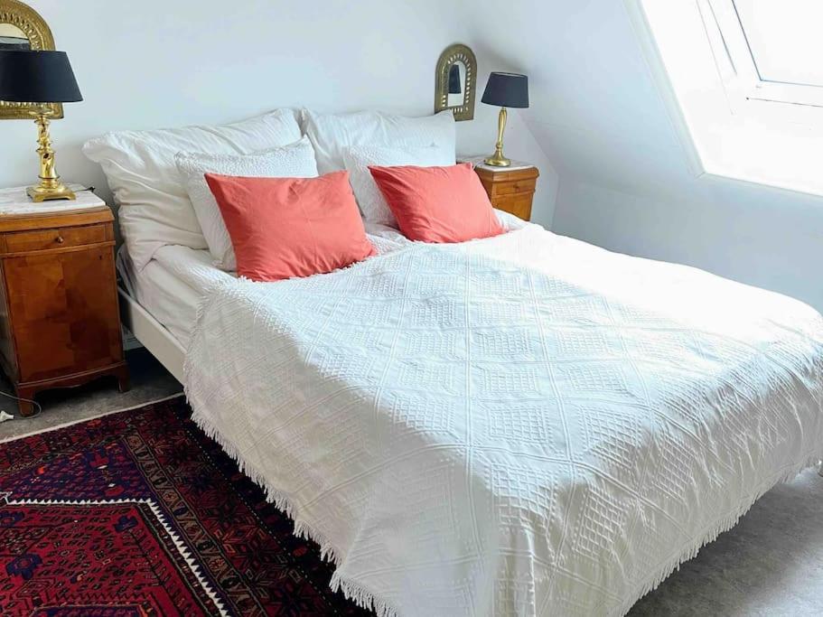 Central 2Br With Balconies And Art In Historical University Area Bergen Exterior photo